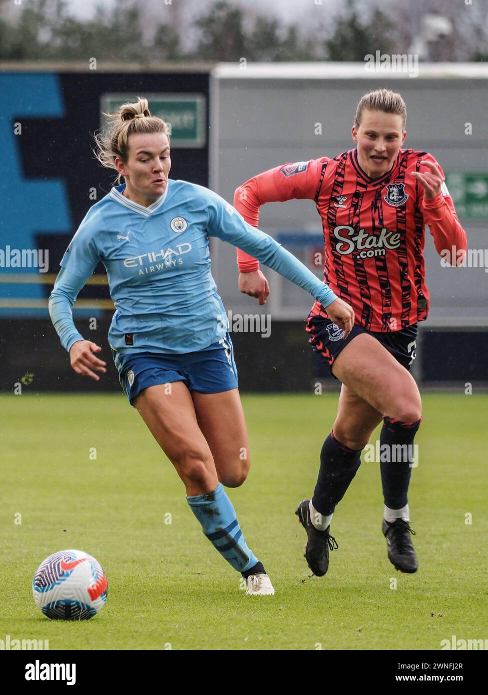 Manchester, Großbritannien. März 2024. Manchester, England, 2. März 2024: Lauren Hanp (11 Manchester City) auf dem Ball während des Barclays FA Womens Super League Fußballspiels zwischen Manchester City und Everton im Joie Stadium in Manchester, England (Natalie Mincher/SPP) Credit: SPP Sport Press Photo. /Alamy Live News Stockfoto