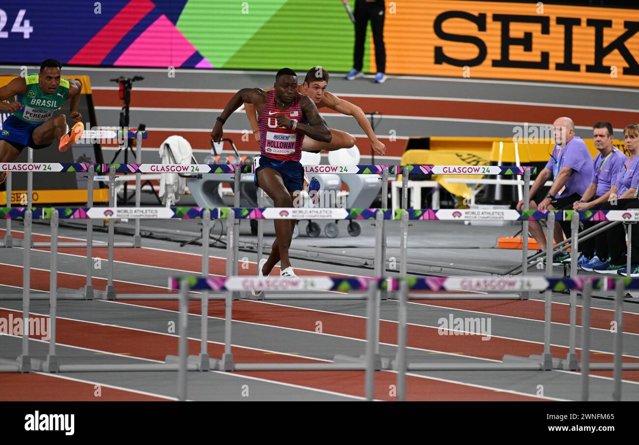 Grant Holloway gewinnt seine Hitze auf den 60-m-Hürden für Männer bei der Leichtathletik-Weltmeisterschaft in Glasgow am 2. März 2024 Stockfoto