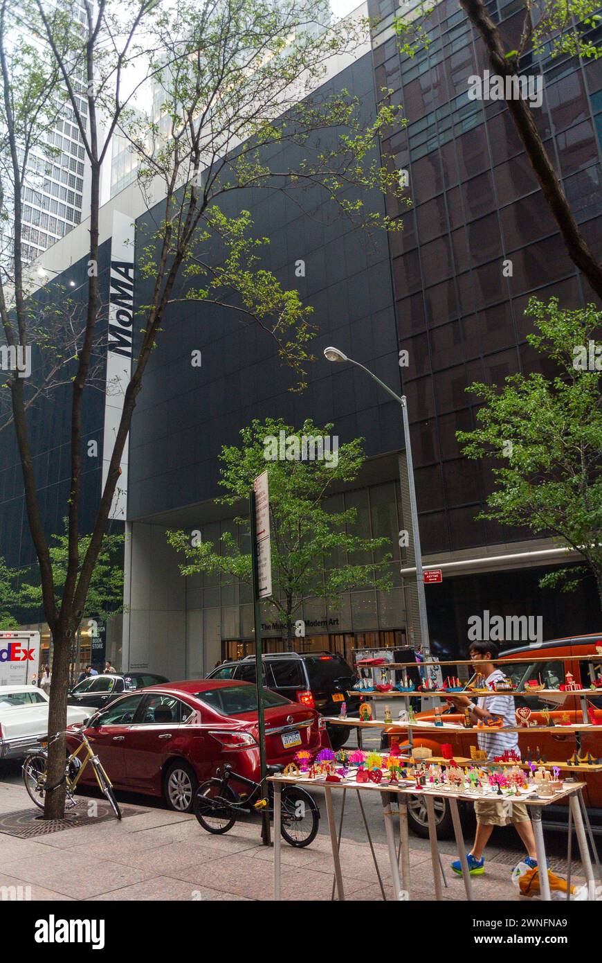 New York City, NY, Street Vendor Outside, Straßenszenen, Museum of Modern Art, MOMA, American Art Gallery Stockfoto