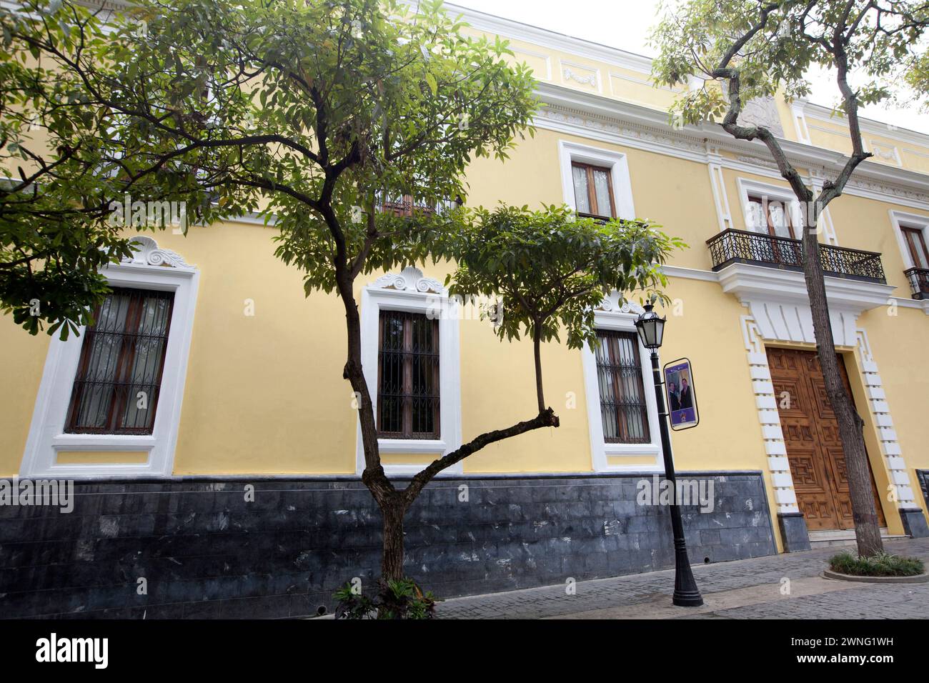 Caracas, Venezuela - 6. Mai 2014 - das Casa Amarilla de Caracas (englisch: Yellow House) ist ein neoklassizistisches Gebäude aus dem 19. Jahrhundert an der Plaza Bolívar Stockfoto