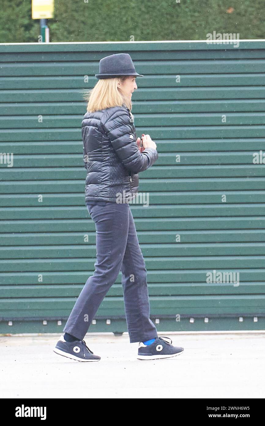 Madrid, Madrid, Spanien. März 2024. Prinzessin Elena de Borbon besucht am 2. März 2024 die Funeral Chapel Fernando Gomez-Acebo in der Leichenhalle La Paz in Madrid, Spanien (Foto: © Jack Abuin/ZUMA Press Wire) NUR ZUR REDAKTIONELLEN VERWENDUNG! Nicht für kommerzielle ZWECKE! Stockfoto