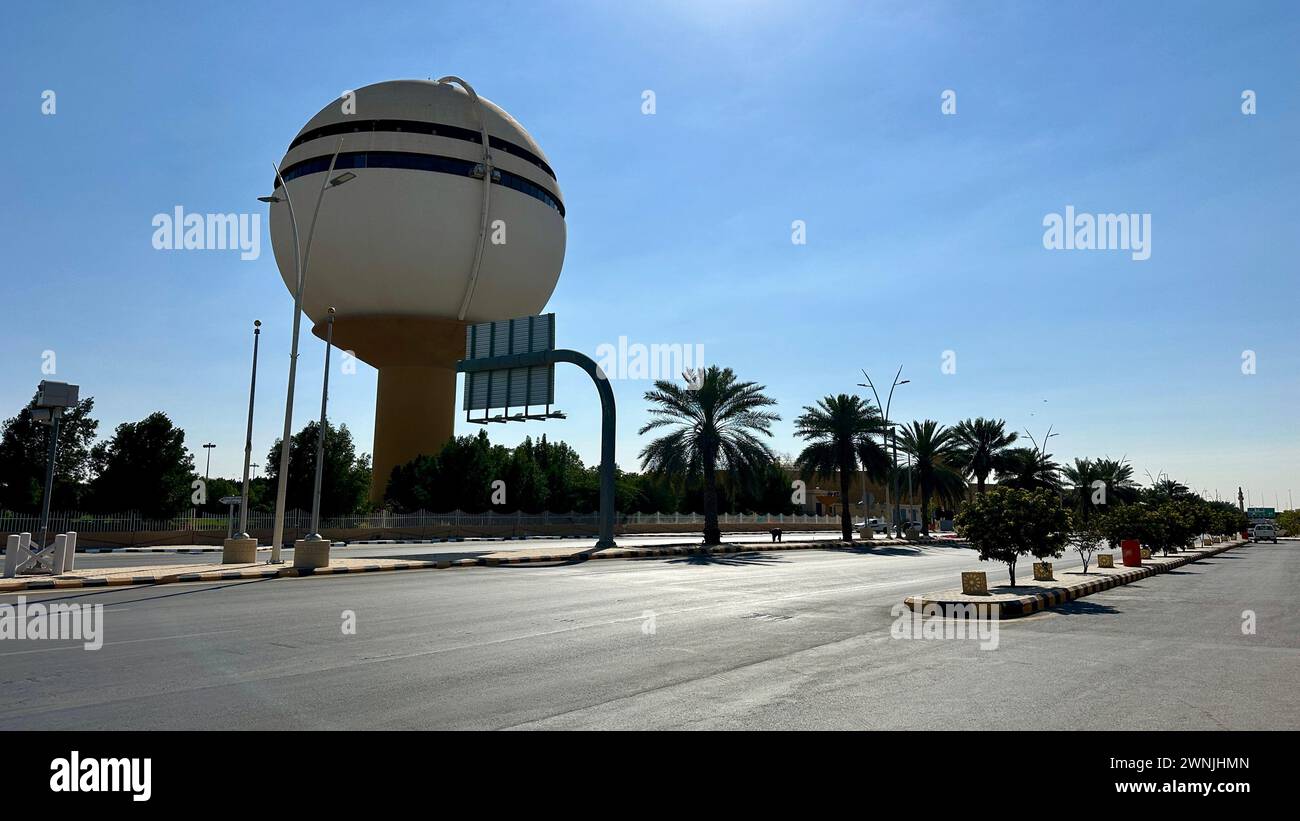 Buraydah Stadt Al-Qassim, Saudi-Arabien , 29. April 2024, Buraidah Wasserturm König im Khalid Park Stockfoto