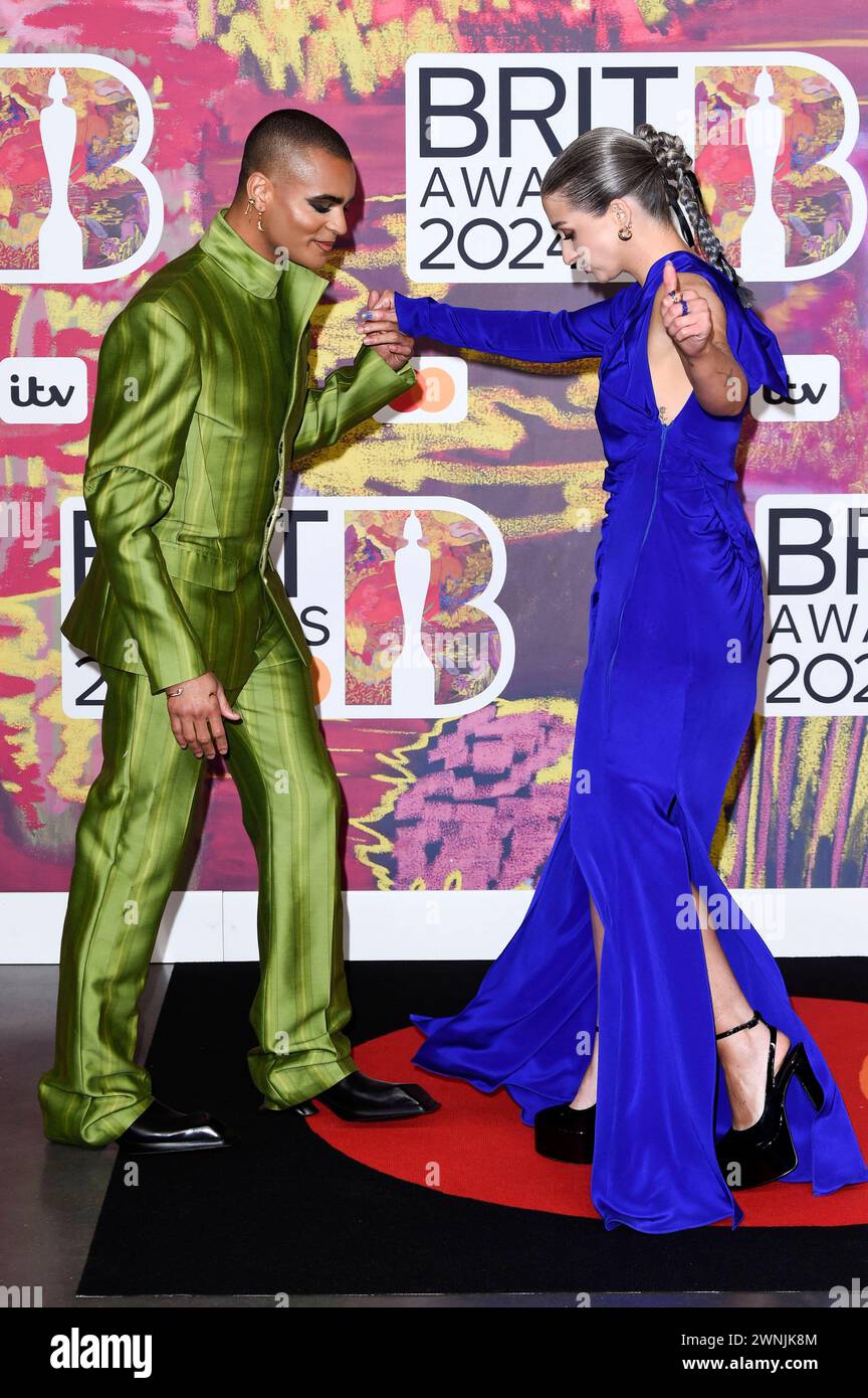 Layton Williams und Harriet Rose bei der Verleihung der 44. BRIT Awards 2023 in der O2 Arena. London, 02.03.2024 *** Layton Williams und Harriet Rose bei den BRIT Awards 44 2023 in der O2 Arena London, 02 03 2024 Foto:XS.xVasx/xFuturexImagex brit Awards 4314 Stockfoto