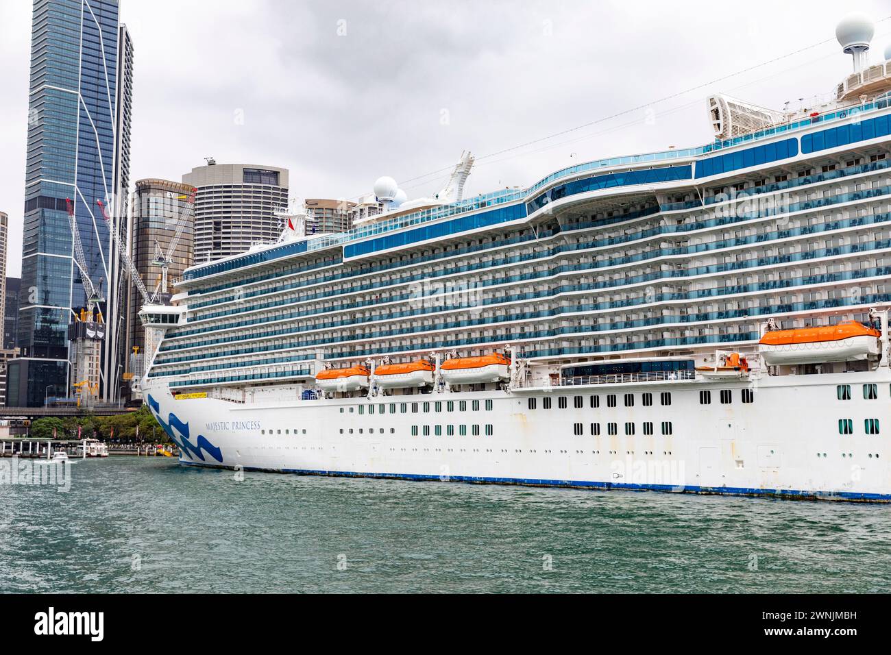 Das majestätische Kreuzfahrtschiff Princess liegt am Übersee Passagierterminal in Circular Quay, Sydney, NSW, Australien Stockfoto