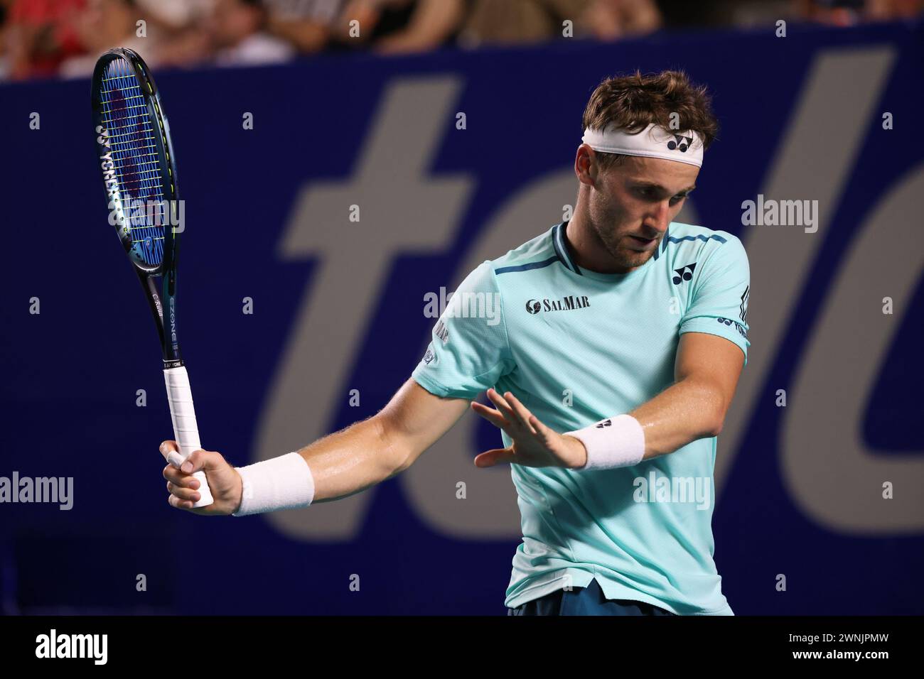 Acapulco, Mexiko. März 2024. Der Norweger Casper Ruud reagiert beim Tennisturnier der ATP Mexican Open 2024 in Acapulco, Mexiko, 2024 im Finale der Männer gegen Alex de Minaur, Australien. Quelle: Li Mengxin/Xinhua/Alamy Live News Stockfoto