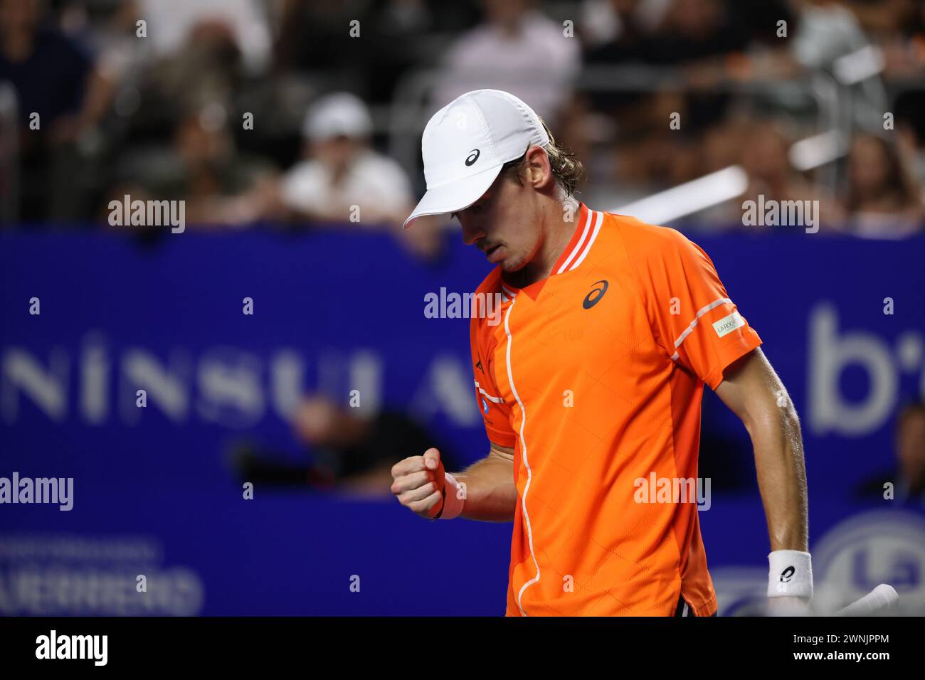 Acapulco, Mexiko. März 2024. Der Australier Alex de Minaur reagierte im Finale der Männer gegen den Norweger Casper Ruud beim ATP Mexican Open Tennisturnier 2024 in Acapulco, Mexiko, am 2. März 2024. Quelle: Li Mengxin/Xinhua/Alamy Live News Stockfoto