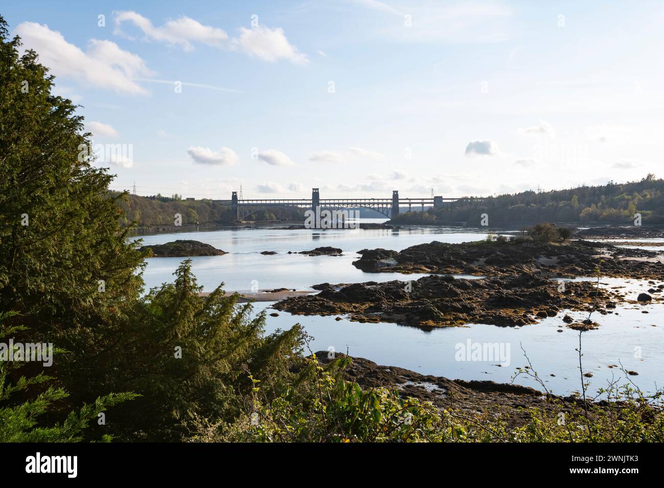 Die Britannia Bridge über die Menai Strait zwischen Anglesey und dem Festland Nordwales. Stockfoto