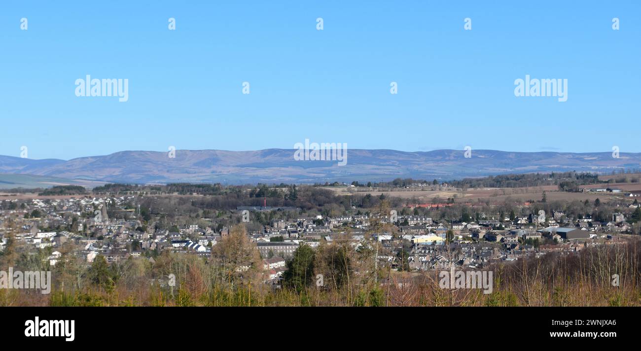 Die Stadt Brechin befindet sich südlich der Angus Glens and Highland Boundary Fault Line im Osten Schottlands, wo sich die Lowlands & Highlands treffen. Stockfoto
