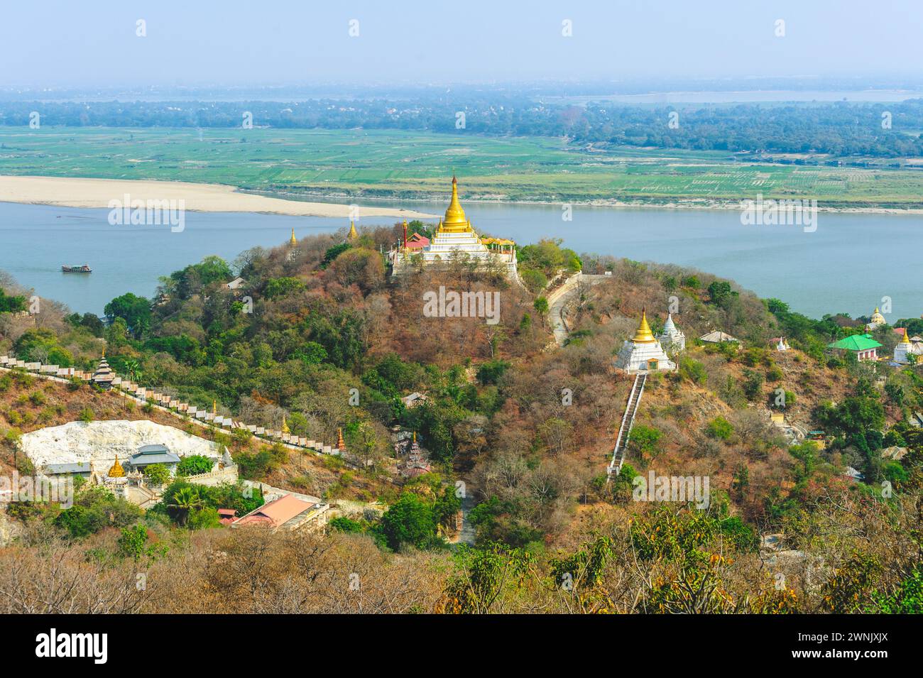 Blick über den sagaing-Hügel von Sagaing, der ehemaligen Hauptstadt von Myanmar Stockfoto