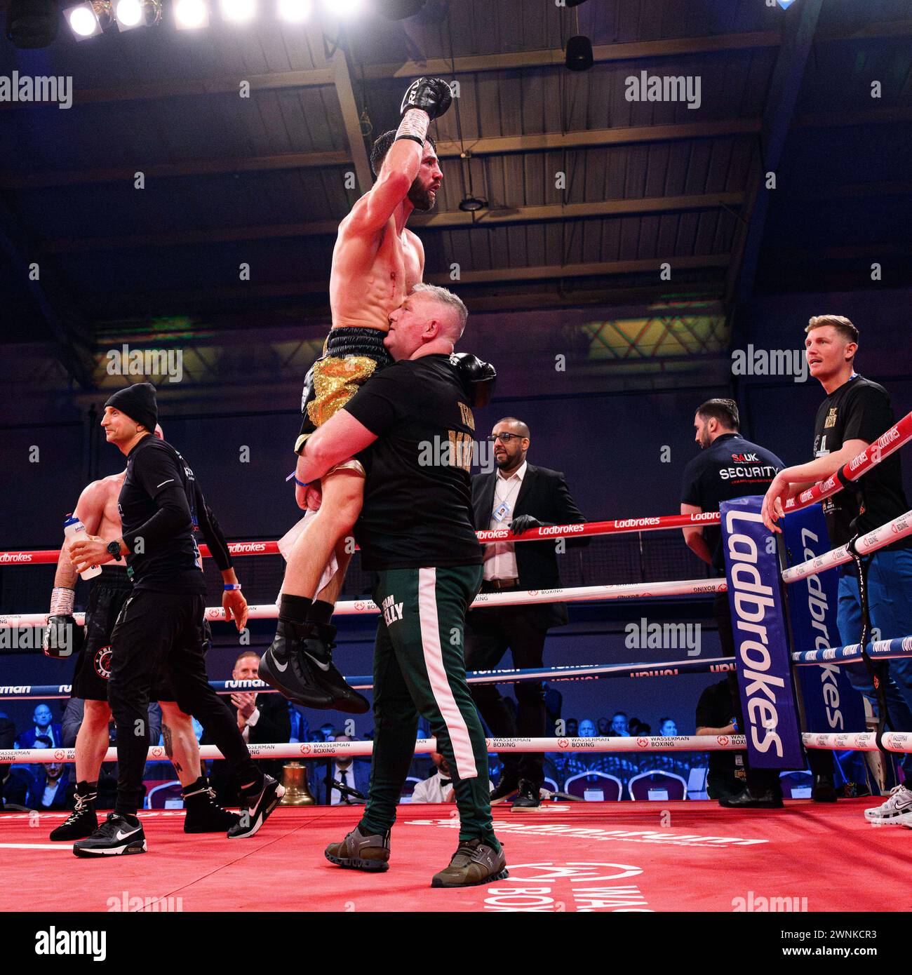 Ryan Kelly vs Ioan Alexandru Lutic - Mittelgewicht-Kampf während der Wasserman Show Baraou vs Eggington im Telford International Centre. Stockfoto
