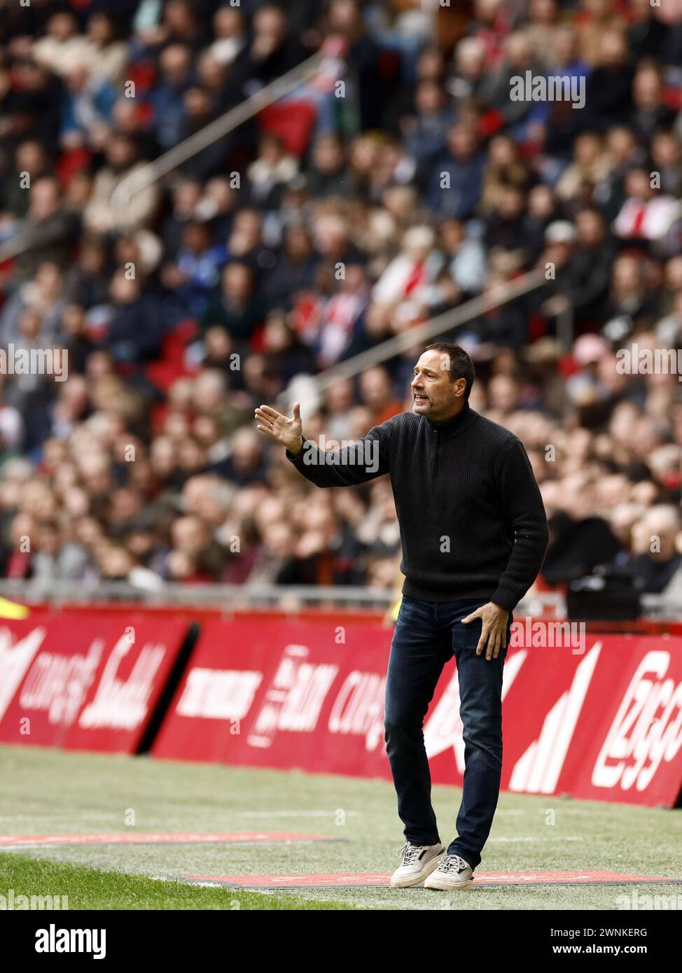 AMSTERDAM - Ajax Trainer John va't Schip während des niederländischen Eredivisie-Spiels zwischen Ajax Amsterdam und FC Utrecht in der Johan Cruijff Arena am 3. März 2024 in Amsterdam, Niederlande. ANP KOEN VAN WEEL Stockfoto