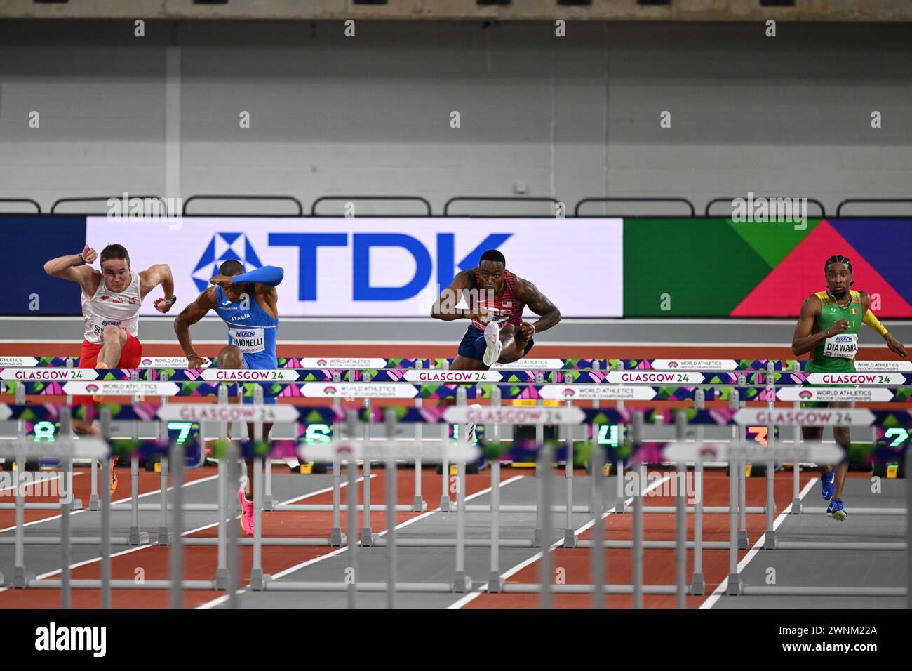 Grant Holloway gewinnt Gold in den 60-m-Hürden der Männer bei den Leichtathletik-Hallenweltmeisterschaften, Glasgow 2. märz 2024 Credit: Martin Bateman/Alamy Live News Stockfoto