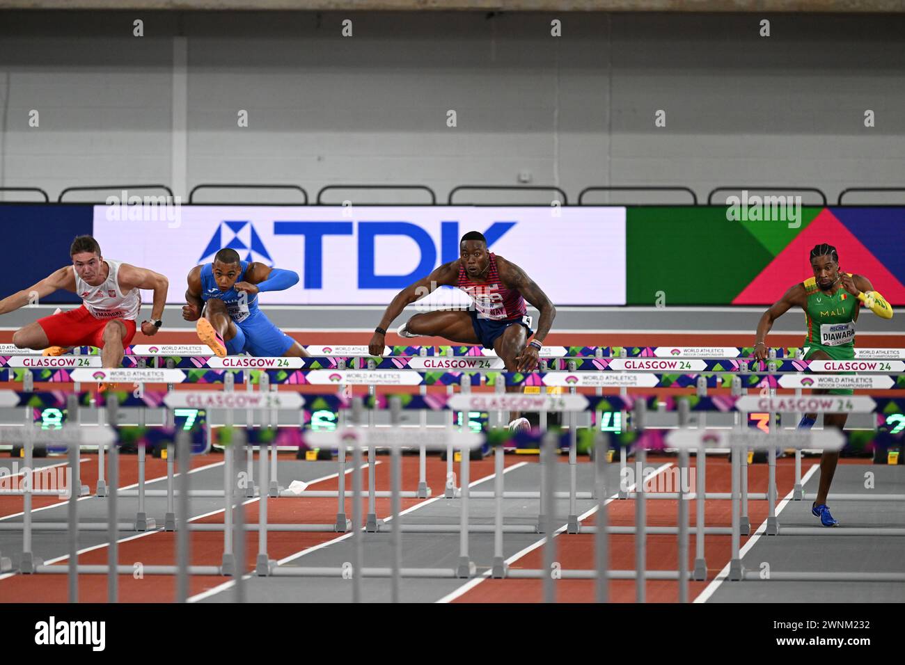 Grant Holloway gewinnt Gold in den 60-m-Hürden der Männer bei den Leichtathletik-Hallenweltmeisterschaften, Glasgow 2. märz 2024 Credit: Martin Bateman/Alamy Live News Stockfoto