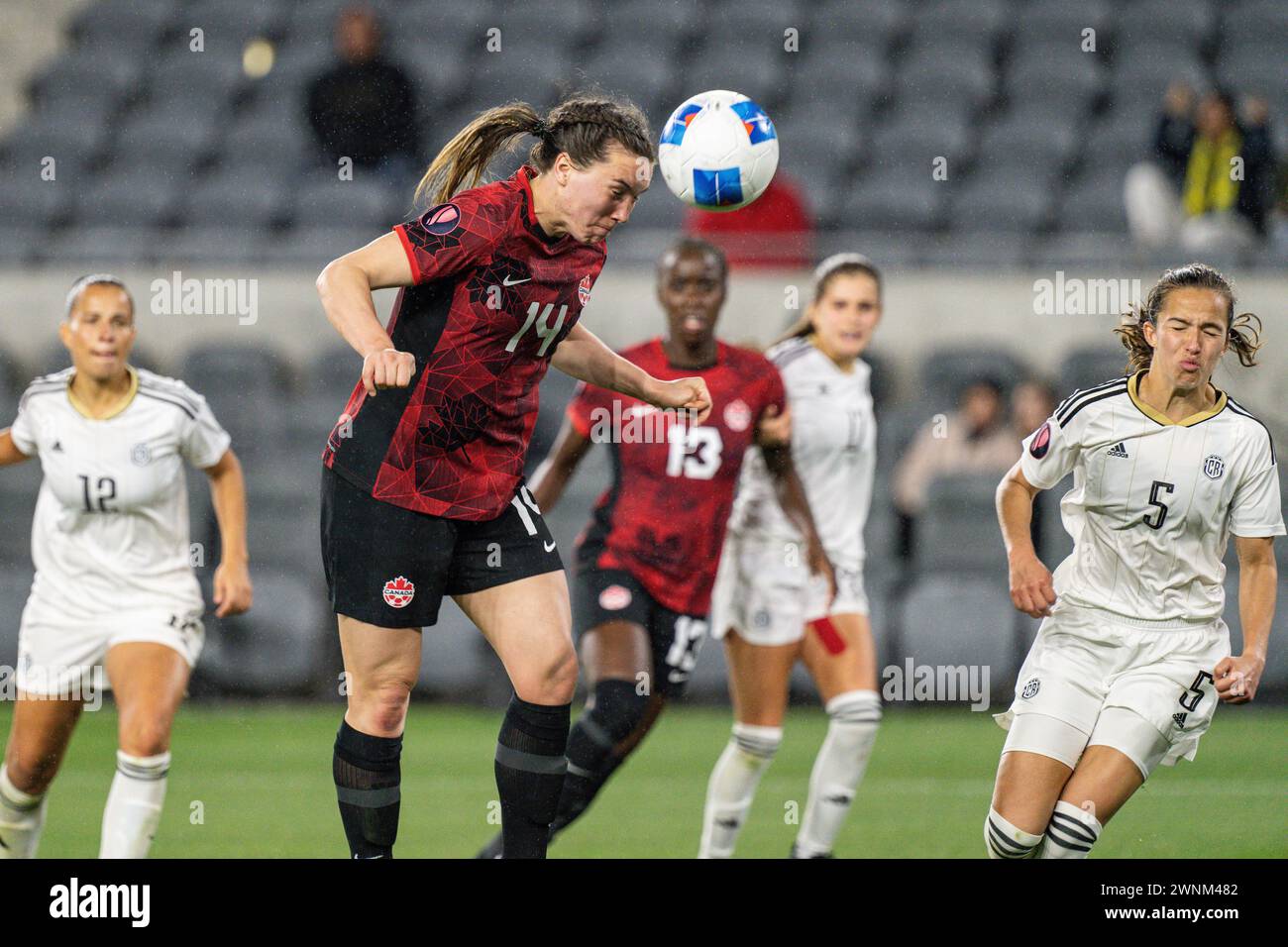 Kanadas Verteidiger Vanessa Gilles (14) führt den Ball beim Viertelfinalspiel des CONCACAF W Gold Cup gegen Costa Rica am Samstag, den 2. März 2024, AT an Stockfoto