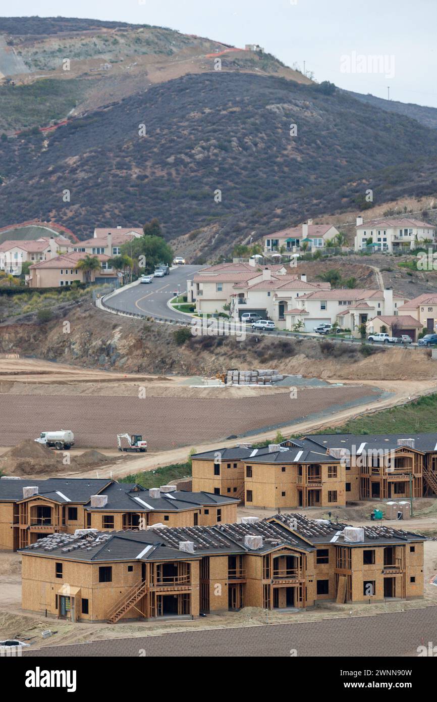 SAN DIEGO, CA, 25. Februar 2006: Häuser sind länger auf dem Markt, da der Immobilienboom des Landes an Orten wie dem einst brodelnden San langsamer wird Stockfoto