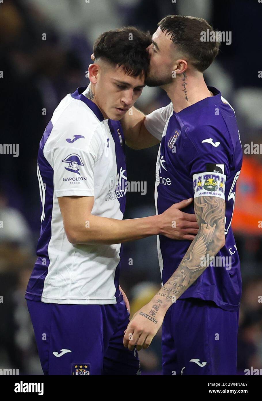 Brüssel, Belgien März 2024. Luis Vazquez von Anderlecht und Zeno Debast von Anderlecht nach einem Fußballspiel zwischen RSC Anderlecht und KAS Eupen am Sonntag, den 3. März 2024 in Brüssel, am 28. Tag der ersten Liga der Jupiler Pro League 2023-2024, aufgenommen. BELGA PHOTO VIRGINIE LEFOUR Credit: Belga News Agency/Alamy Live News Stockfoto