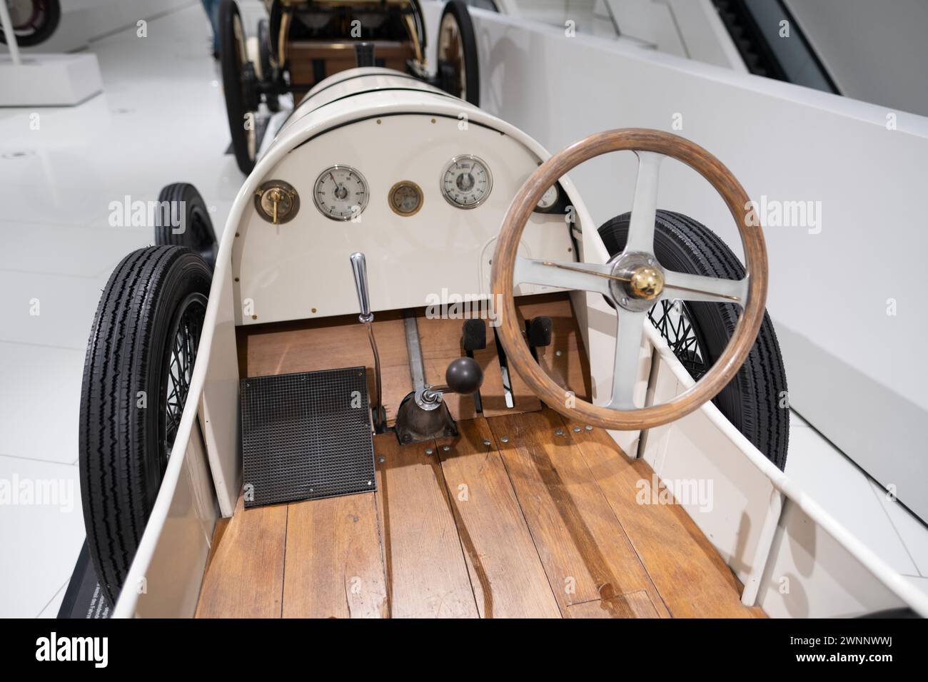 Lenkrad, Innenraum, Cockpit Vintage Porsche Austro Daimler ADS R Sascha 1922, Sport Oldtimer, Automobil Leidenschaft, Geschichte der Automobilindustrie s Stockfoto