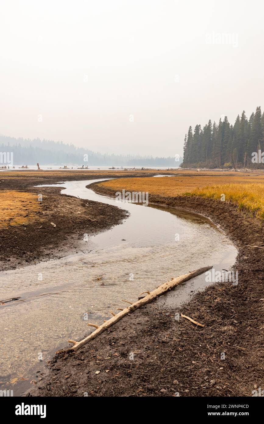 Lake Mary ist das beliebteste Juwel der Seen, aus denen sich das Lakes Basin in Mammoth zusammensetzt. Eine schwere Dürre in KALIFORNIEN und vor allem in den Sierras hat ihren Niederschlag genommen Stockfoto