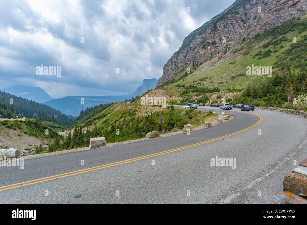 Siyeh Bend Hairpin biegen Sie am Piegan Pass im Glacier National Park, Montana, auf den Weg zur Sun Road Stockfoto