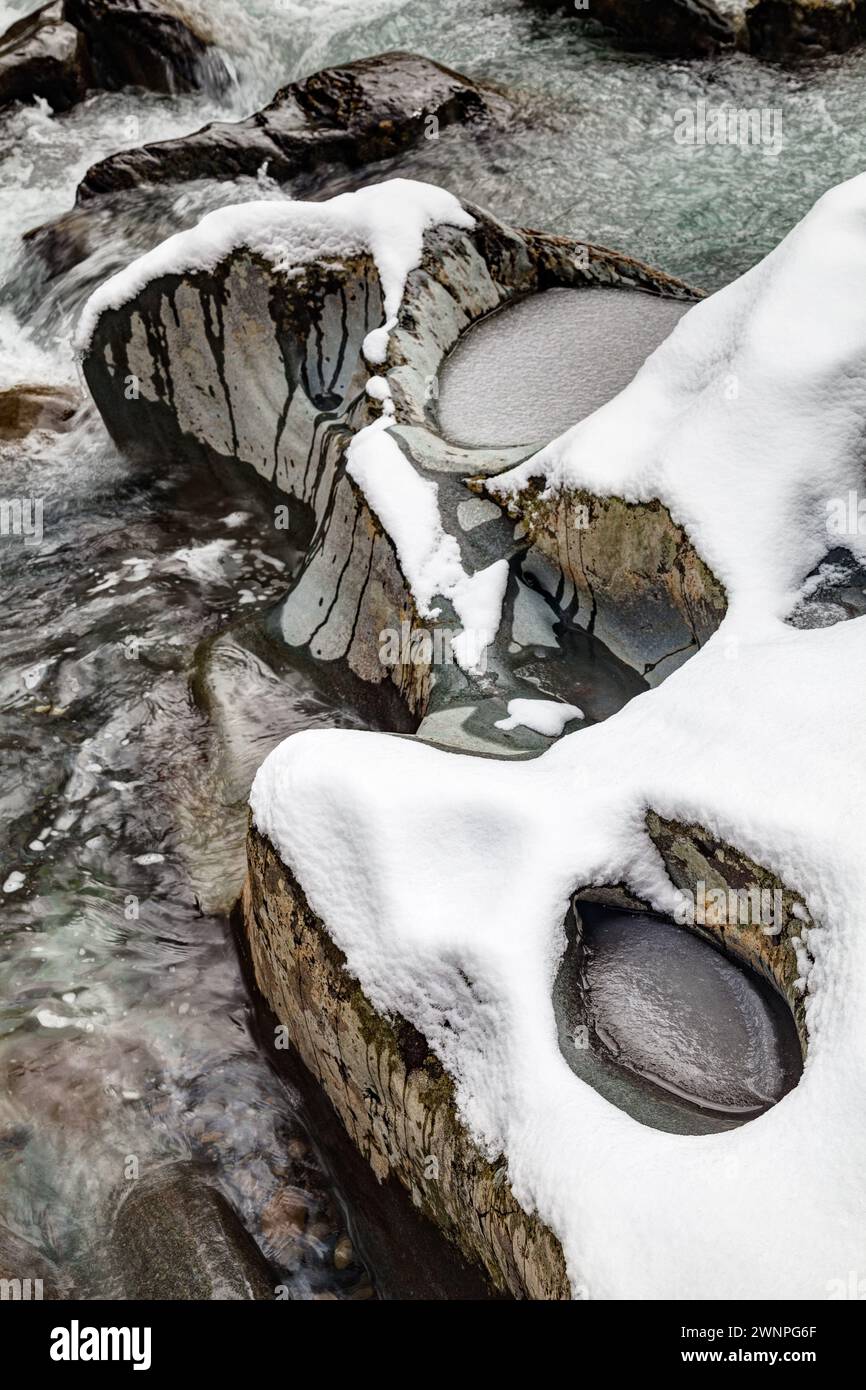 Eis und Schnee am Little Pigeon River im Great Smoky Mountains National Park Stockfoto