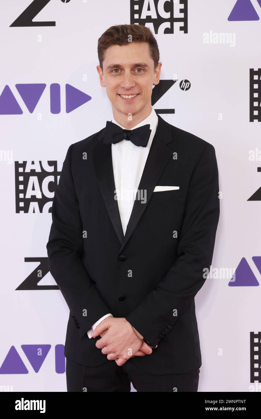 Jake Hostette nimmt am 3. März 2024 an den 74. Jährlichen ACE Eddie Awards in der Royce Hall in Los Angeles Teil. Foto: Crash/imageSPACE Stockfoto