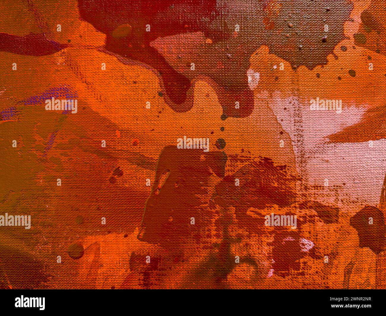 Abstrakte rote Pinselstriche auf Leinwand. Kunsthintergrund. Stockfoto