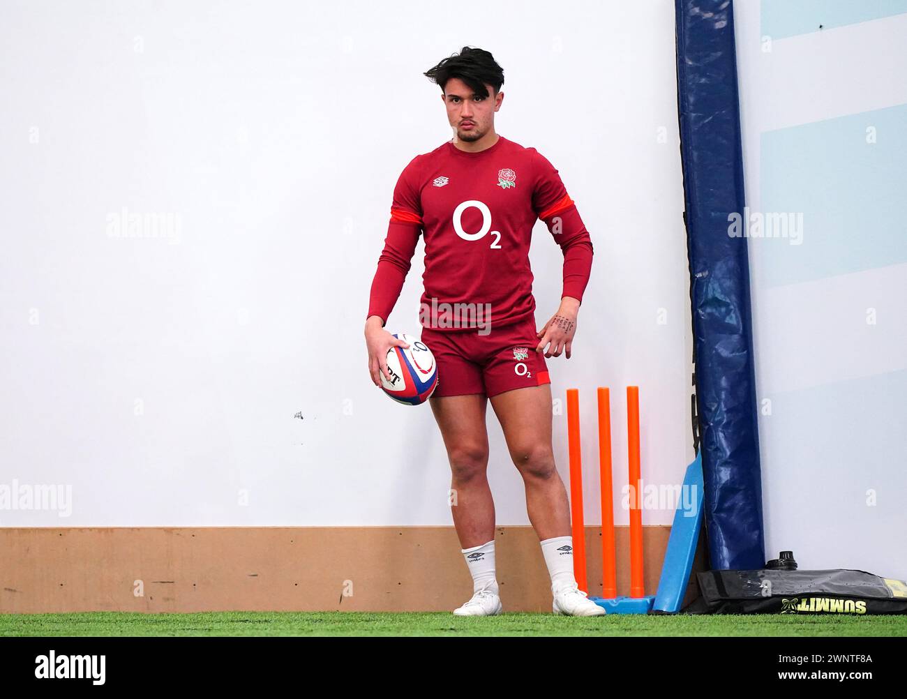 Englands Marcus Smith während eines Trainings im Pennyhill Park, Bagshot. Bilddatum: Montag, 4. März 2024. Stockfoto