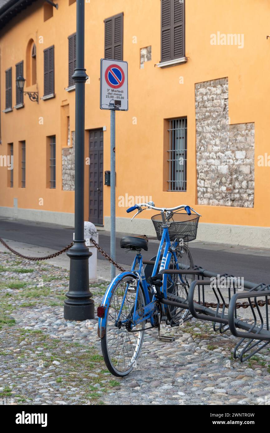 Straßen und Architektur in der italienischen Stadt brescia Stockfoto