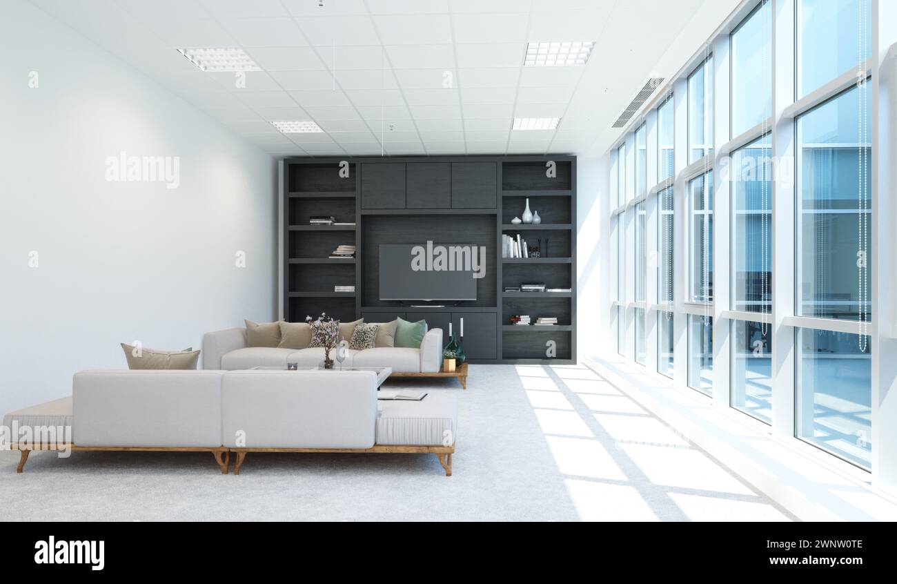 Ein Wohnzimmer mit einer weißen Couch und zwei weißen Stühlen Stockfoto