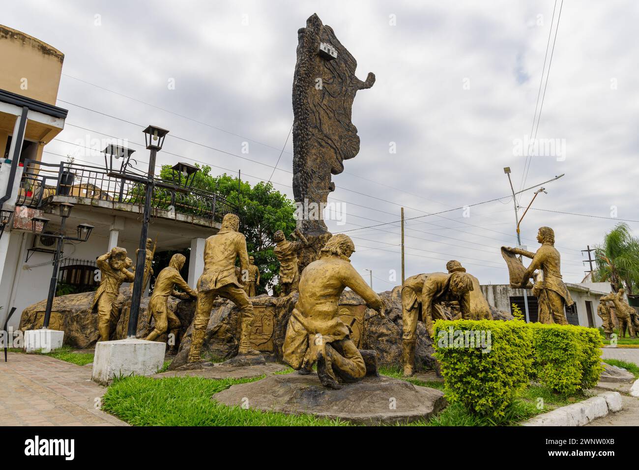 San Miguel de Tucuman, Argentinien - 18. Januar 2024: Skulptur der Argentinischen Republik auf dem Unabhängigkeitsweg von Famailla Tucuman. Stockfoto