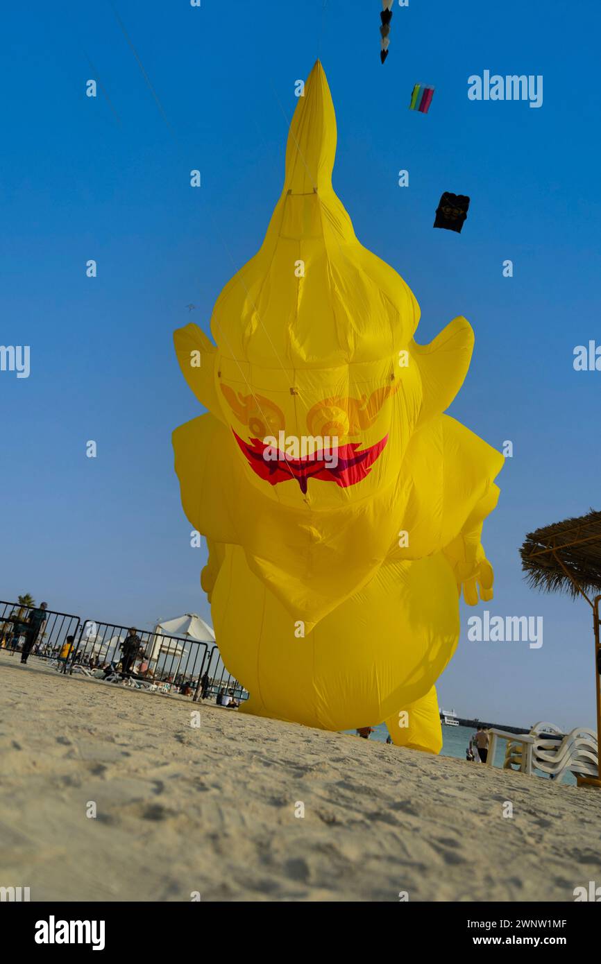 20. Januar Abudhabitische VAE. Wunderschöne und verschiedene Arten von Kites vom Kite Festival in Abudhabi Stockfoto