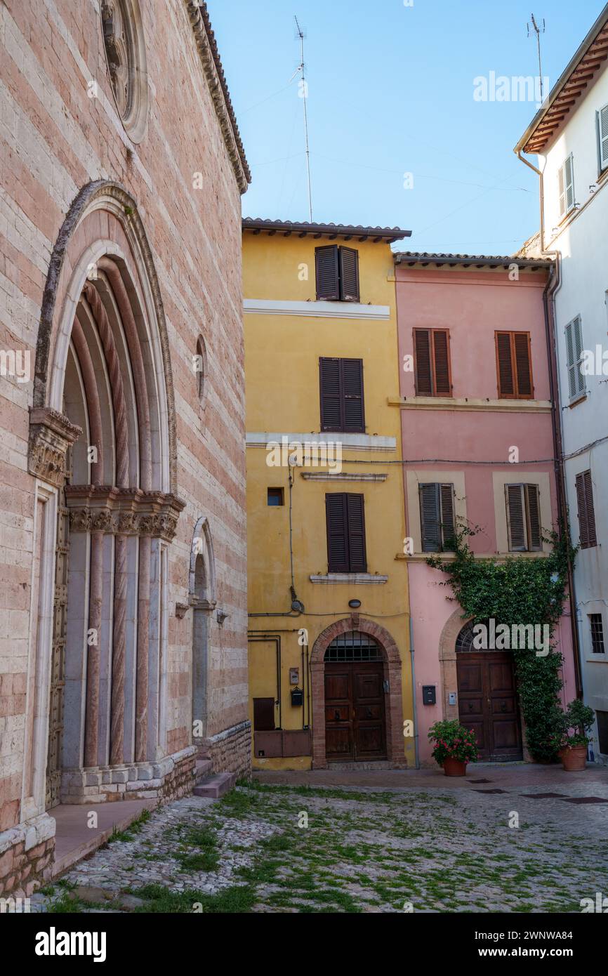 Historische Gebäude von Foligno, Provinz Perugia, Umbrien, Italien: Duomo Stockfoto