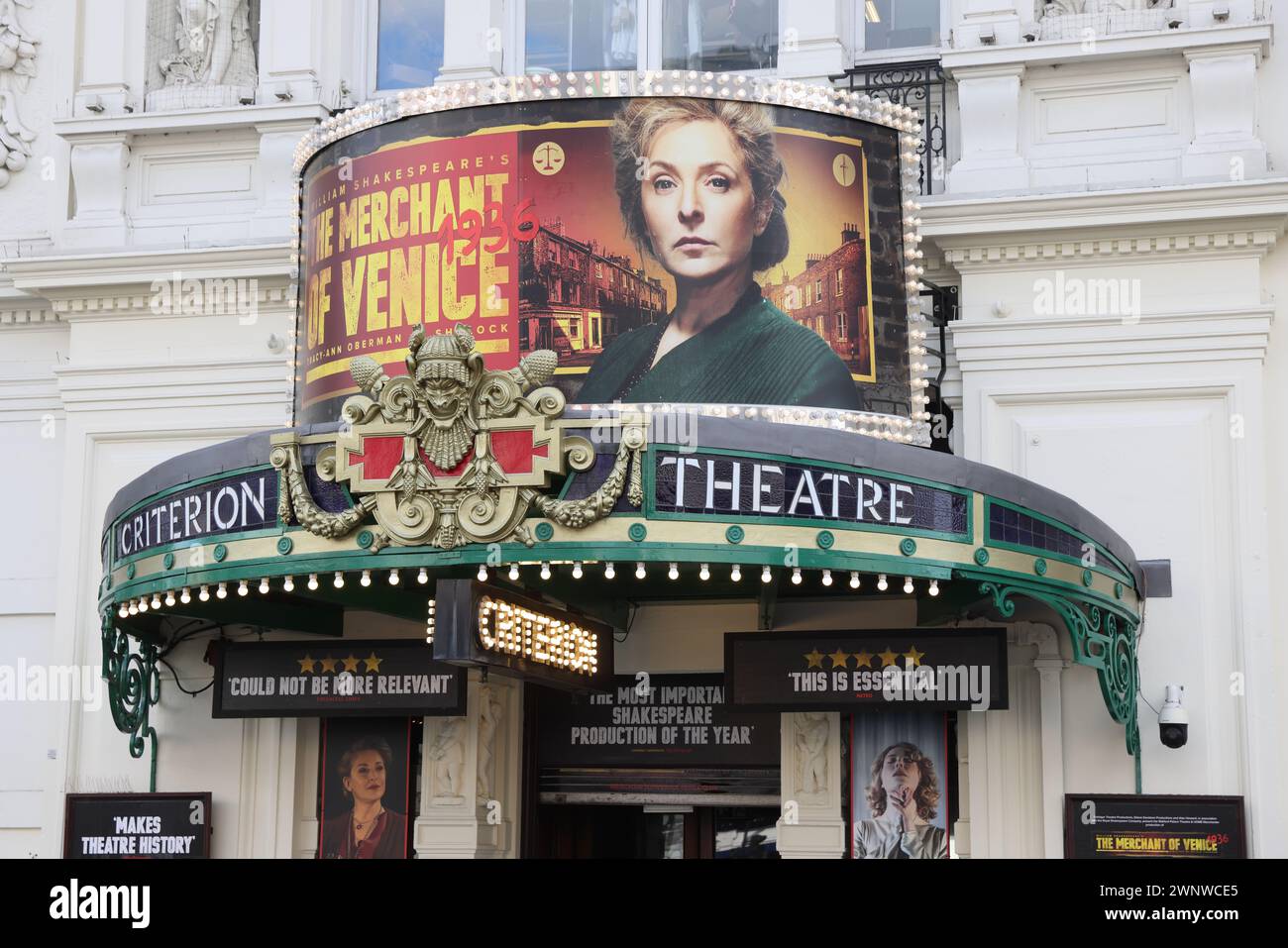 Die jüdische Schauspielerin Tracy-Ann Oberman, die derzeit als Sherlock im Criteria Theatre im West End auftritt, forderte mehr Sicherheit. Tracy hat Todesdrohungen im Nahen Osten erhalten. London, Großbritannien Stockfoto