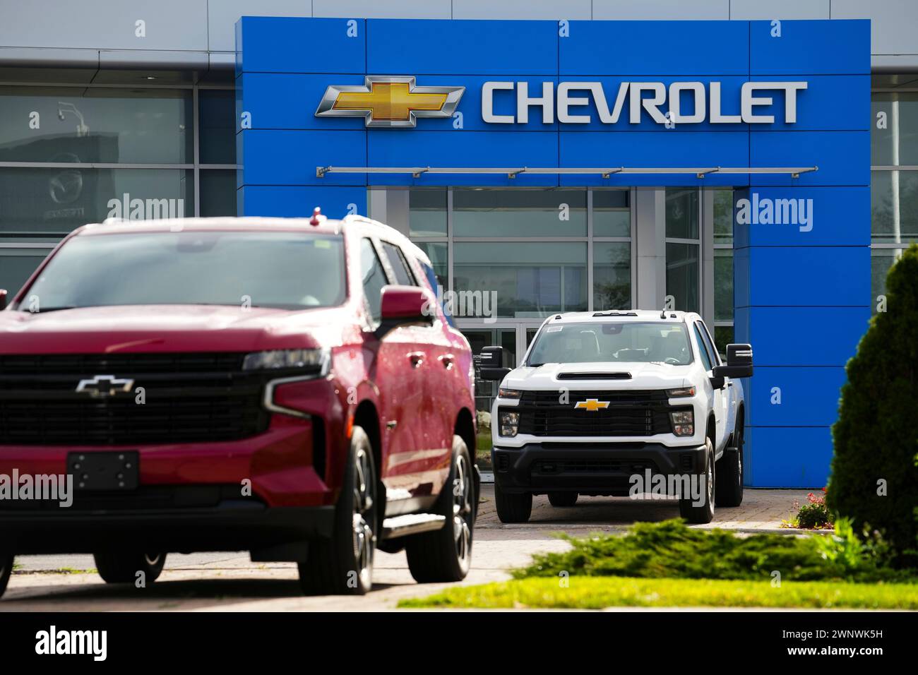 Ottawa, Kanada. August 2023. Automotive Consultants Inc. Sagt, dass der Autoversatz im Februar in diesem Monat ein Allzeithoch erreicht hat, nachdem er 24,4 Prozent im Vergleich zum Vorjahr gestiegen ist. Ein Chevrolet-Fahrzeuglogo ist am Freitag, den 11. August 2023, in einem Autohaus in Ottawa abgebildet. Quelle: The Canadian Press/Alamy Live News Stockfoto