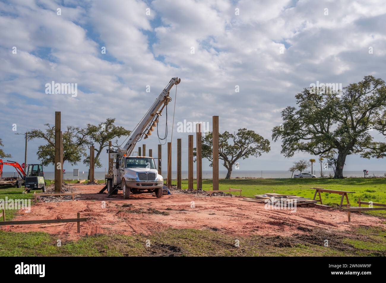 Neubau von Strandhäusern auf Stelzen oder Piers, um Hochwasser zu verhindern, Mississippi Gulf Coast, USA. Stockfoto