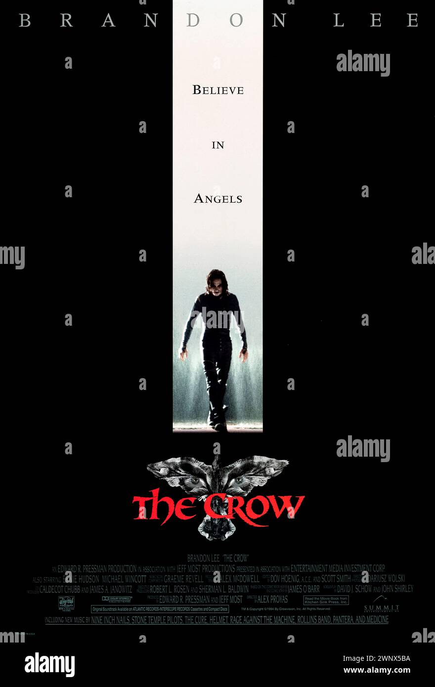 The Crow (1994) von Alex Proyas mit Brandon Lee, Michael Wincott und Rochelle Davis. Eine Adaption von James O'Barrs Comic-Serie über einen brutal ermordeten Mann, der von den Toten zurückkommt, um seinen eigenen Tod und den seiner Verlobten zu rächen. Foto eines Original-Posters aus dem Jahr 1994 (US-1-Blatt). ***NUR REDAKTIONELLE VERWENDUNG*** Credit: BFA / Miramax Films Stockfoto