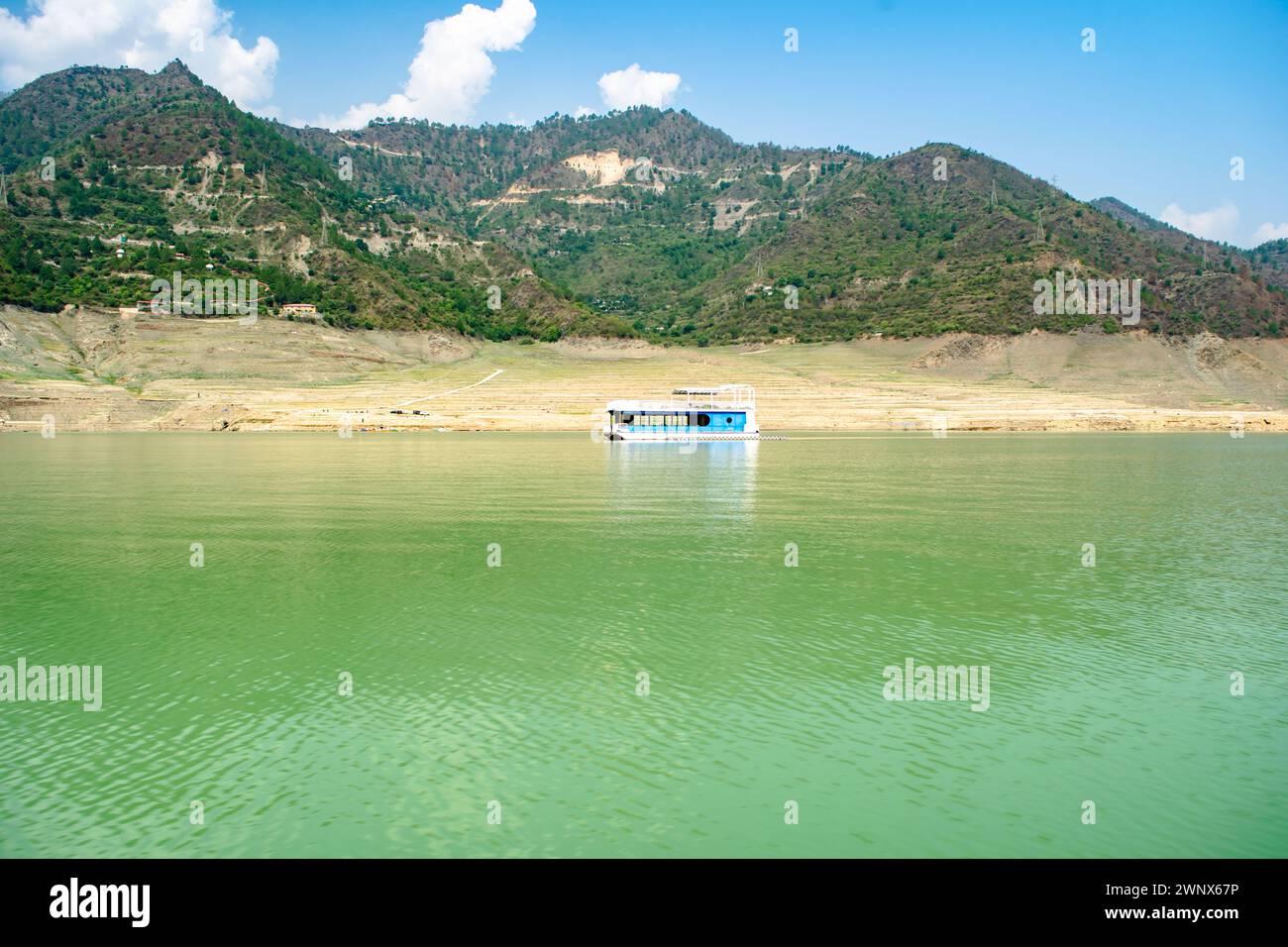 Der Tehri Lake in Uttarakhand, indien, ist ein künstlicher Stausee. Der Tehri-Staudamm ist der höchste Staudamm Indiens und der Tehri-Staudamm ist Asiens größter Staudamm Stockfoto