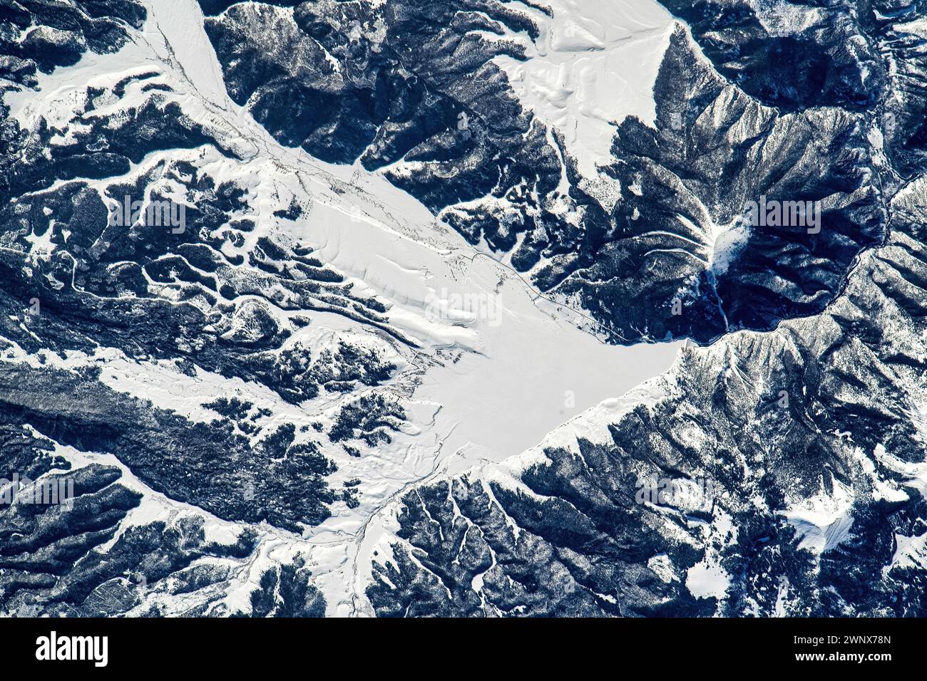 Schnee und Land in der Nähe von Santa Fe, New Mexico, USA. Digitale Bildverbesserung durch die NASA Stockfoto