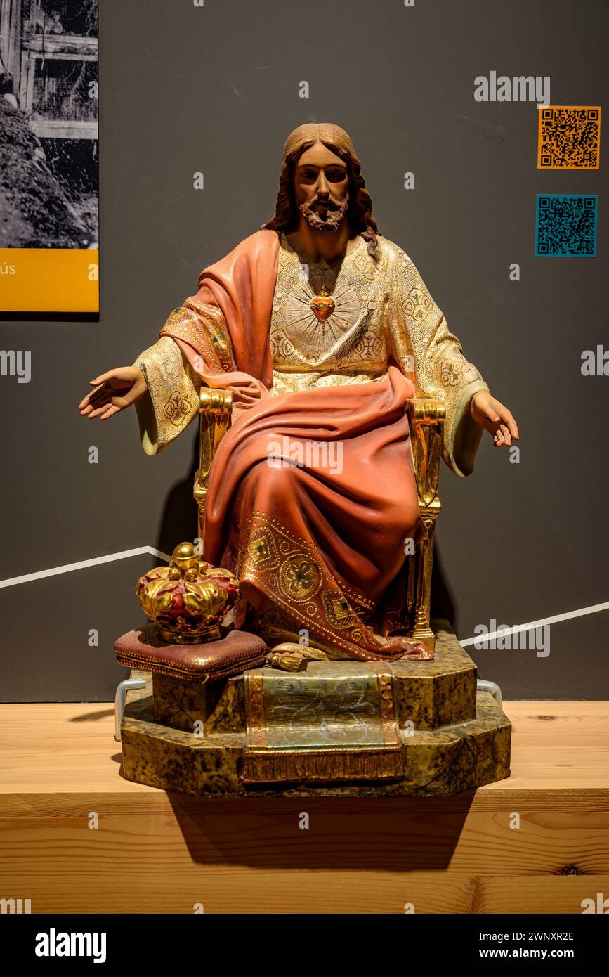 Cerdà Museum, in Puigcerdà. Raum für das ehemalige Kloster der Klosterschwestern von Puigcerdà (Cerdanya, Girona, Katalonien, Spanien, Pyrenäen) Stockfoto