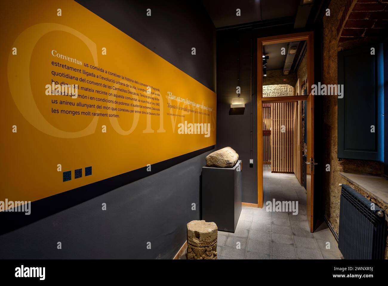 Cerdà Museum, in Puigcerdà. Raum für das ehemalige Kloster der Klosterschwestern von Puigcerdà (Cerdanya, Girona, Katalonien, Spanien, Pyrenäen) Stockfoto