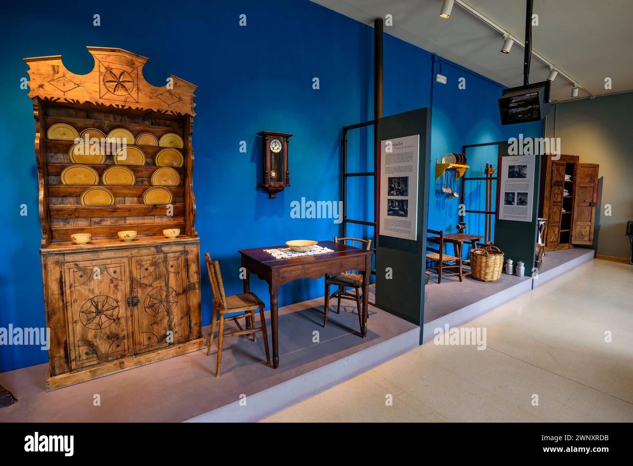 Cerdà Museum in Puigcerdà. Zimmer, die ein traditionelles Cerdanya-Haus nachbilden (Puigcerdà, Girona, Katalonien, Spanien, Pyrenäen) Stockfoto