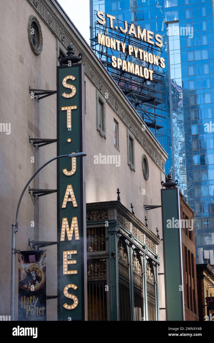 Monty Python's Spamalot spielt in der St. James Theatre in New York City, 2024, USA Stockfoto