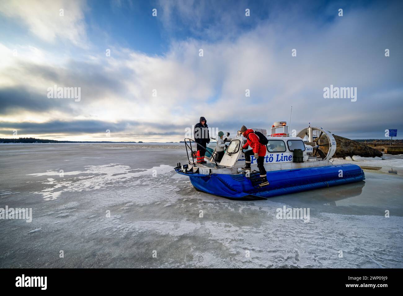 An Bord eines Luftkissenfahrzeugs im Hafen von Kalkkiranta, Sipoo, Finnland Stockfoto