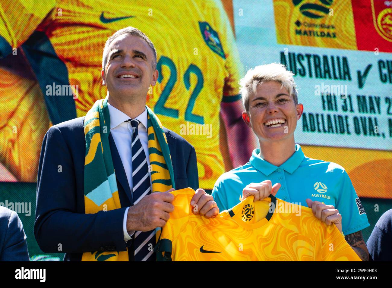 Adelaide, Australien. März 2024. Adelaide, Australien, 5. März 2024: Premierminister von South Australia Peter Malinauskas und Michelle Heyman (Australien) während der CommBank Matildas Pressekonferenz für die Til ITS Done Farewell Serie Ankündigung gegen China im Adelaide Oval in Adelaide, Australien (Noe Llamas/SPP) Credit: SPP Sport Press Photo. /Alamy Live News Stockfoto