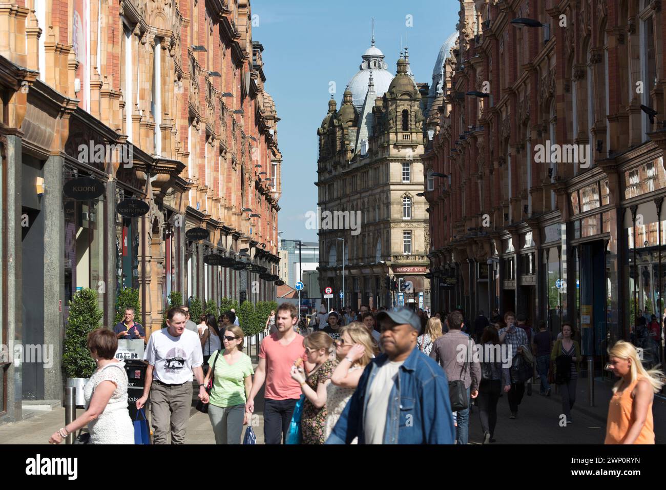 Großbritannien, Leeds, Fußgängerzone an der Briggate Street. Stockfoto