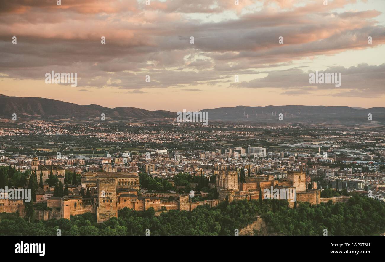 Majestätische Alhambra: Symbol der maurischen Pracht Stockfoto