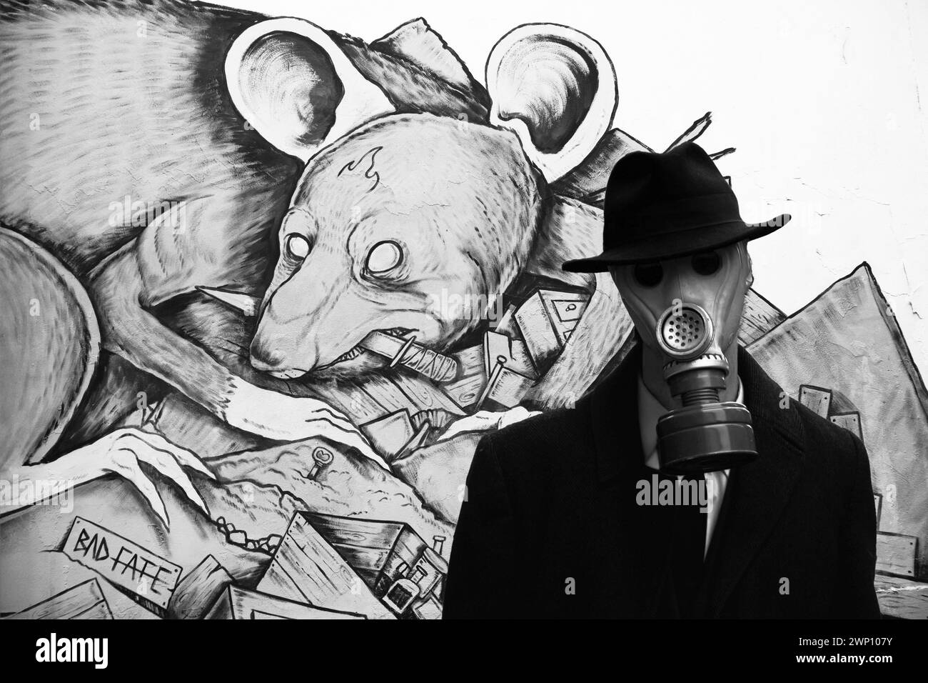 Mann mit Gasmaske Stockfoto