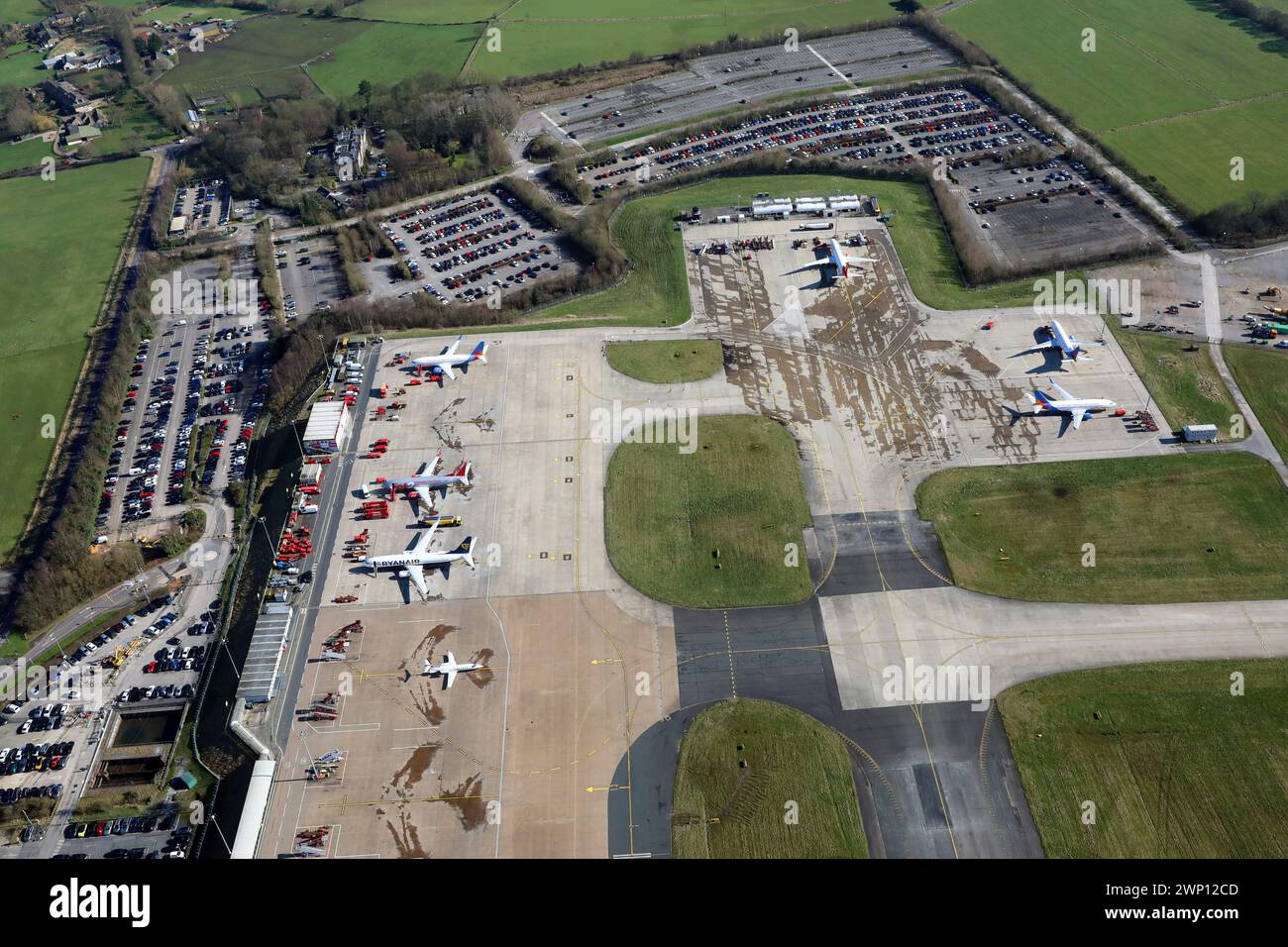 Aus der Vogelperspektive auf das östliche Ende des Leeds Bradford Airport Stockfoto