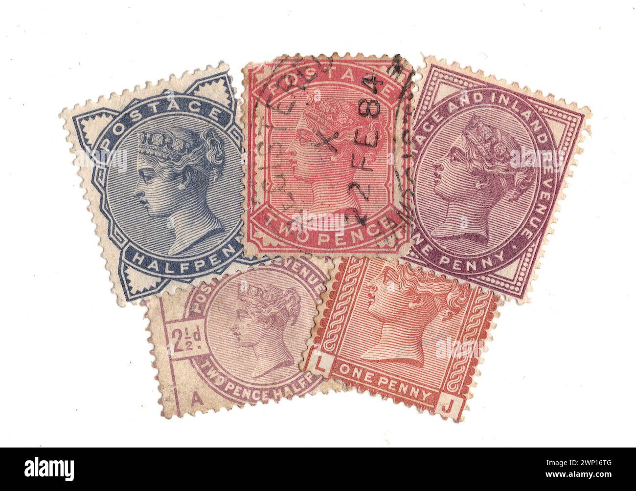 Eine Montage von Vintage Queen Victoria Briefmarken aus Großbritannien isoliert auf weißem Hintergrund. Stockfoto