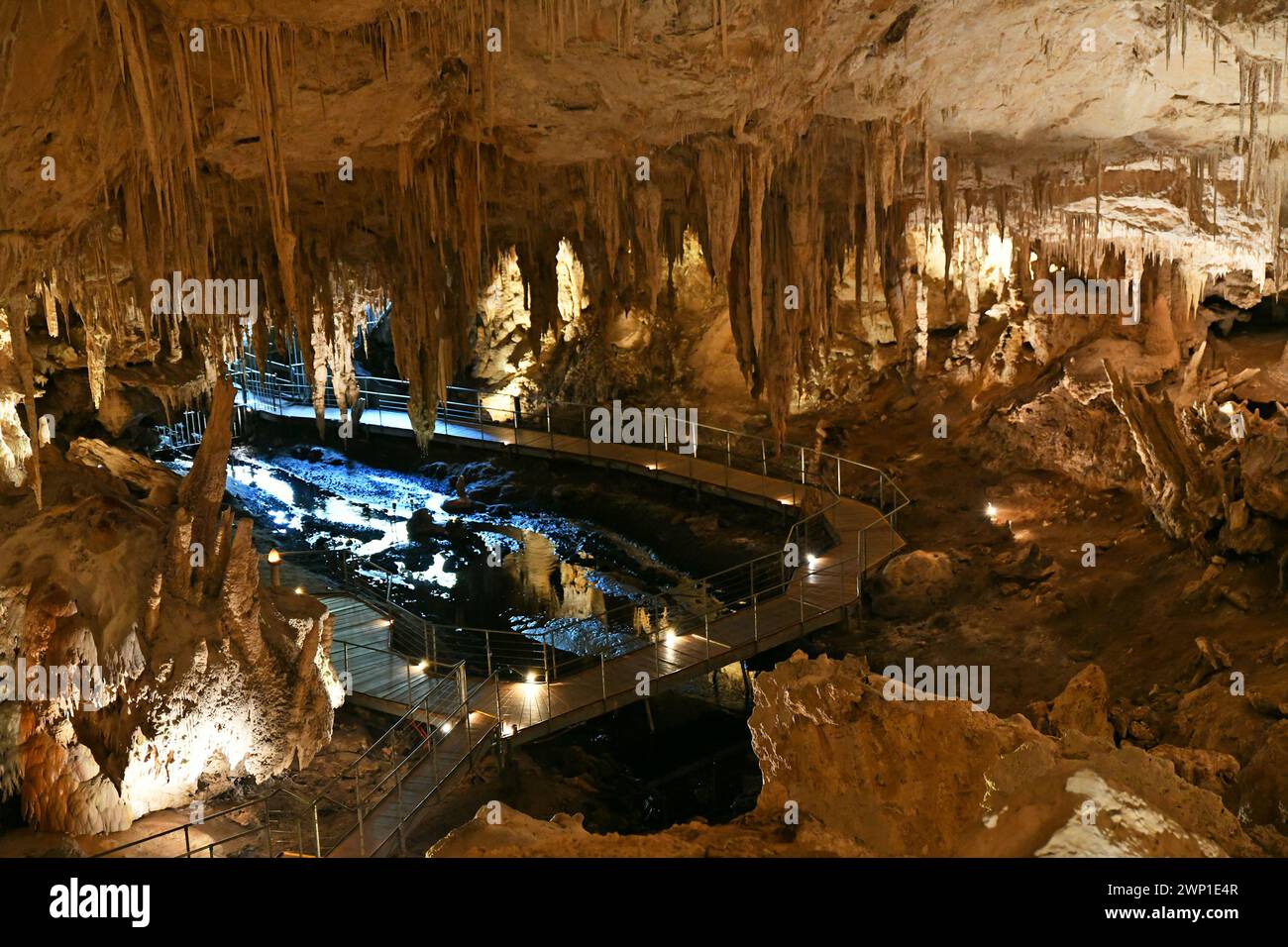 Mammoth Cave in Cape Leeuwin-Naturaliste NP (WA) ist ziemlich groß, daher der Name Stockfoto